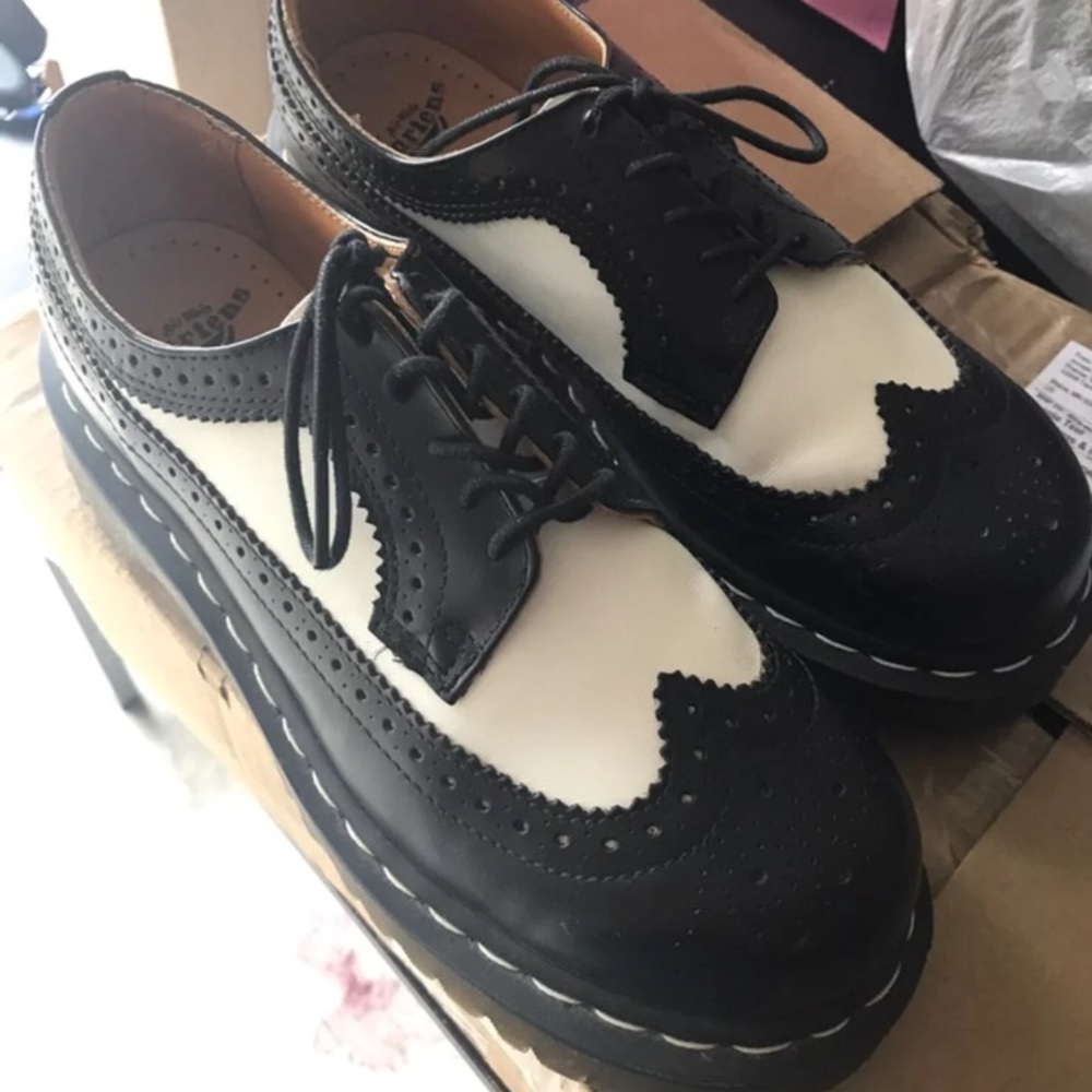 Men’s 7 Dr Martens Oxford Wingtip Boots